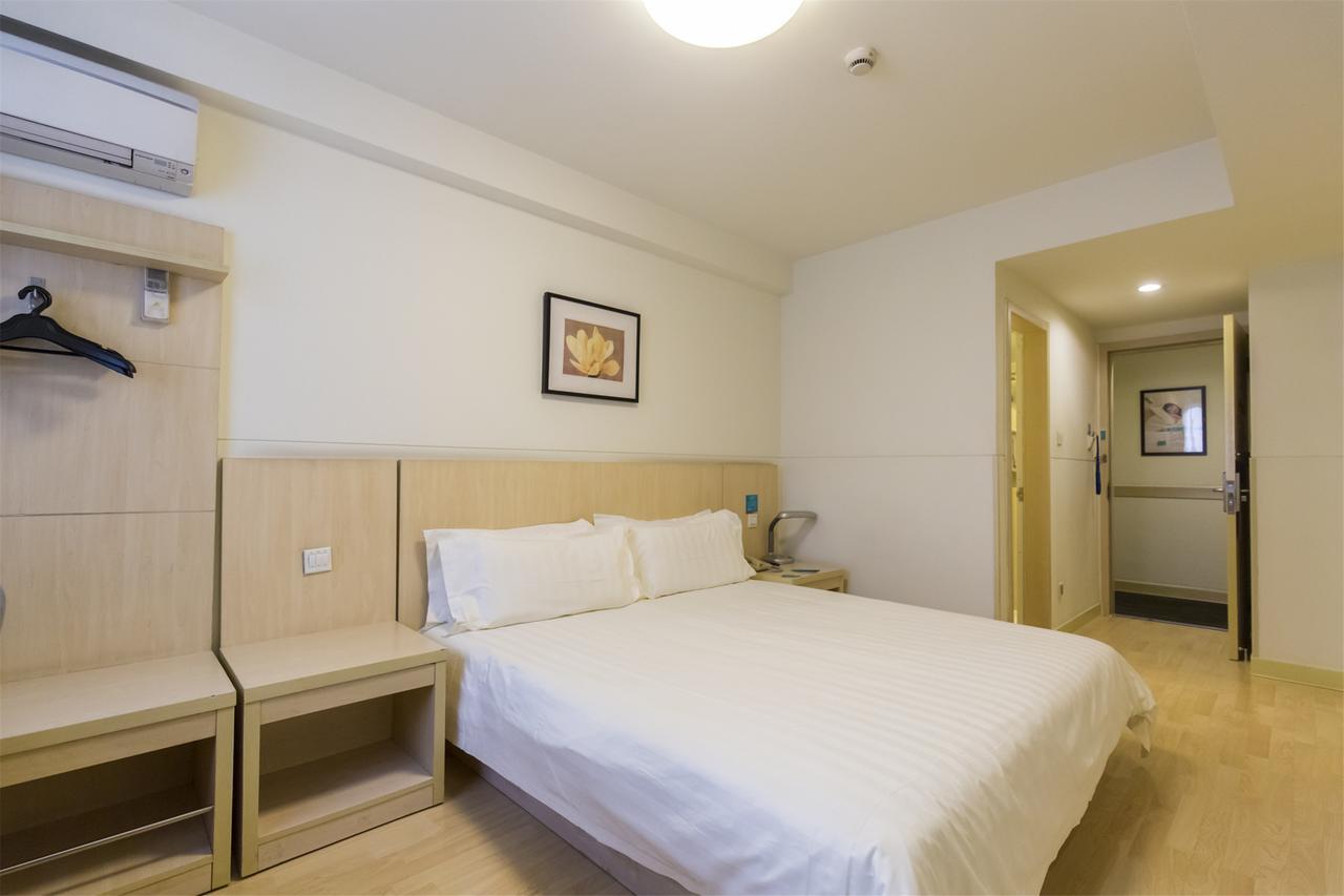 Jinjiang Inn Urumqi Hongqi Road מראה חיצוני תמונה