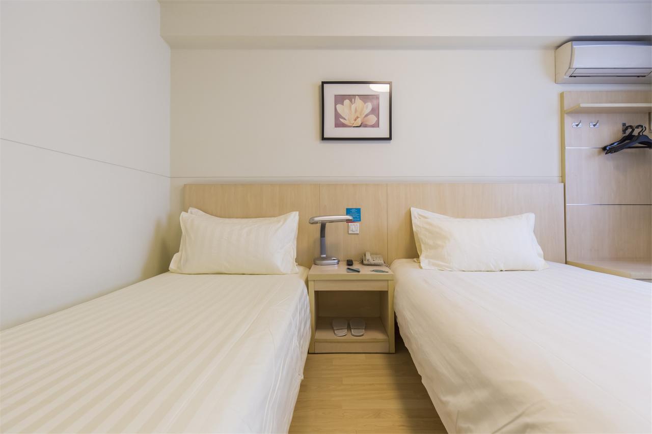 Jinjiang Inn Urumqi Hongqi Road מראה חיצוני תמונה
